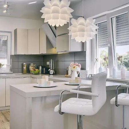 In With Pool & Parasol *