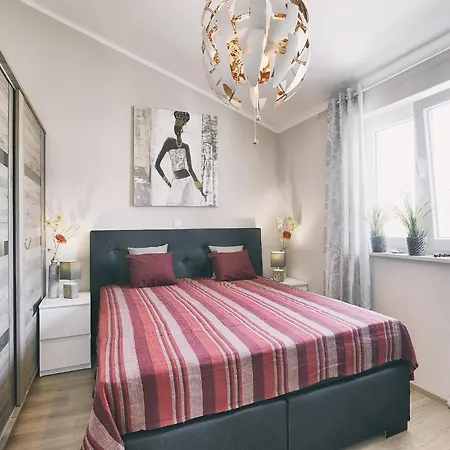 In With Pool & Parasol Villa Pula