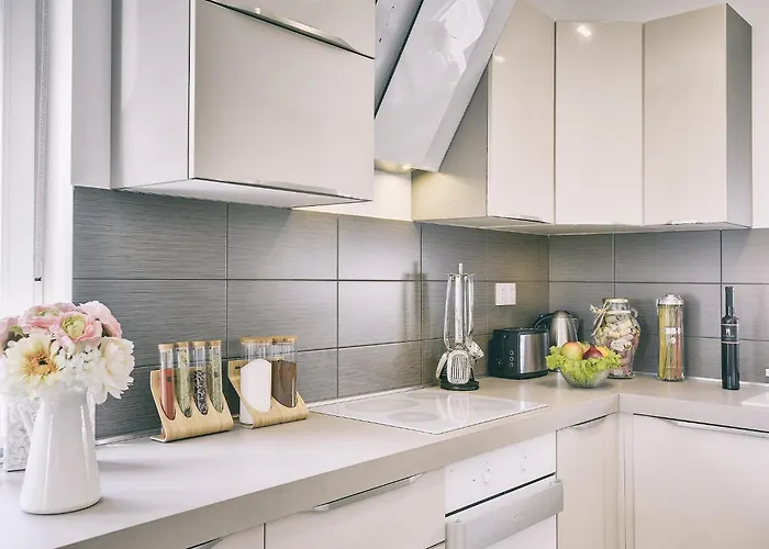 Villa In With Pool & Parasol Pula