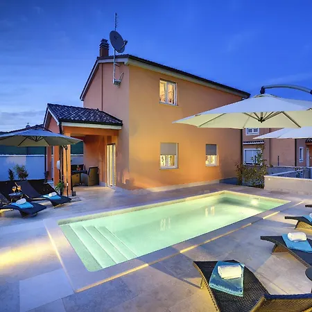 Modern With Pool And Parasol In Villa Pula